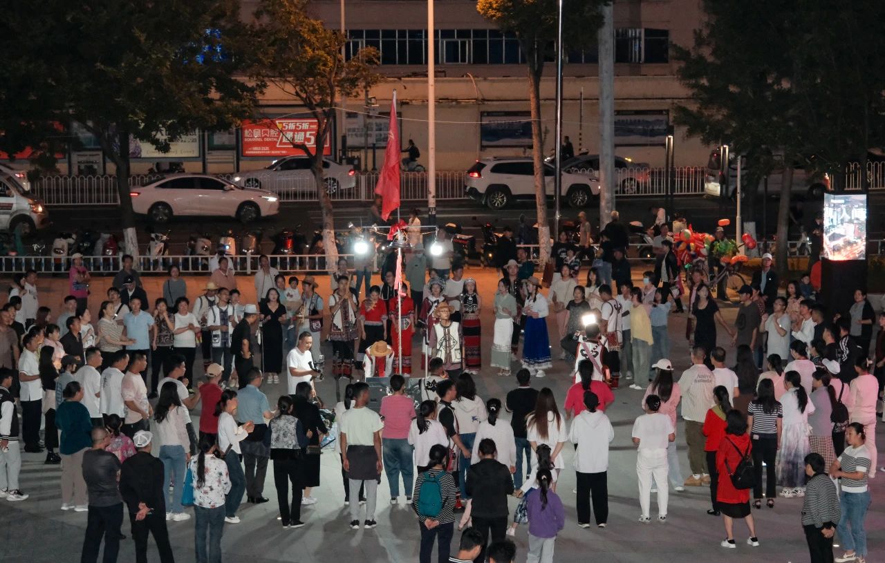 云紡文創(chuàng)園 | “彩云打歌季”舞動盛夏，云南打跳燃情綻放